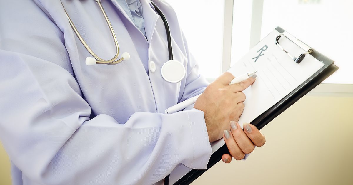 Congresistas 'de centro' o defensores del statu quo: la hipocresía de quienes pretenden salvar a las EPS