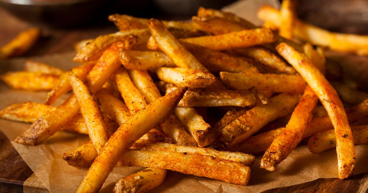 Este es el truco de los restaurantes para que las papas fritas les queden crocantes; póngalo a prueba