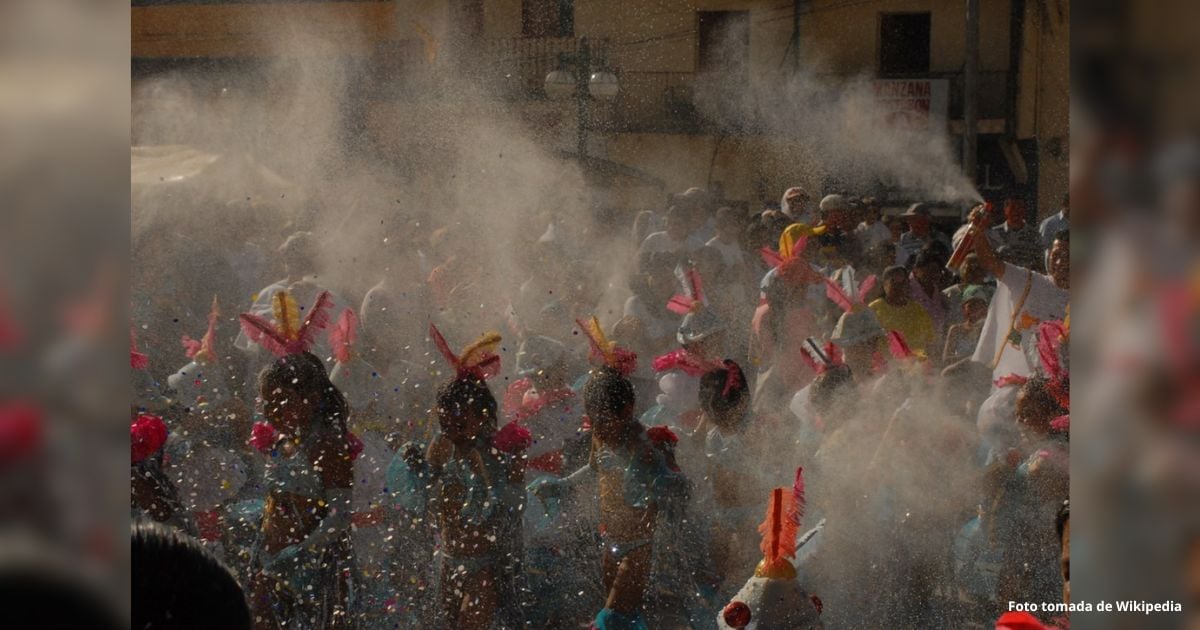 El talco está acabando con el Carnaval de Negros y Blancos