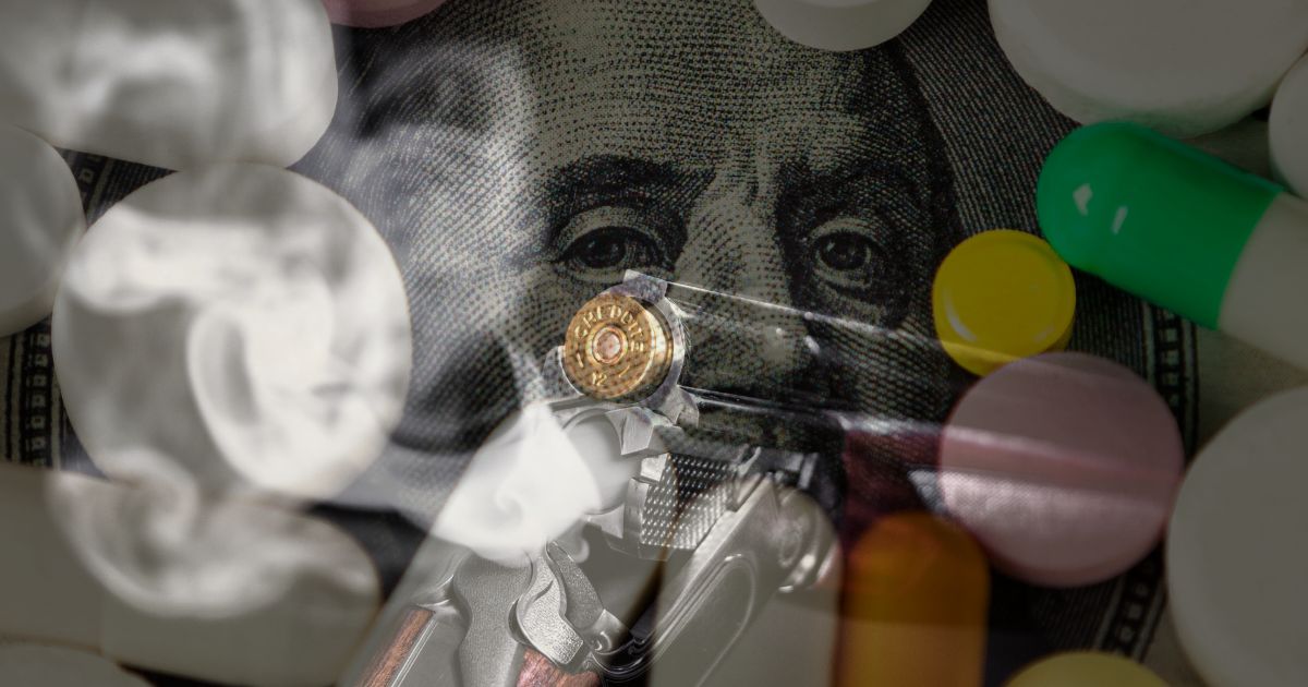 ¡Plata es plata y plomo es lo que hay!: El lema de un país en decadencia