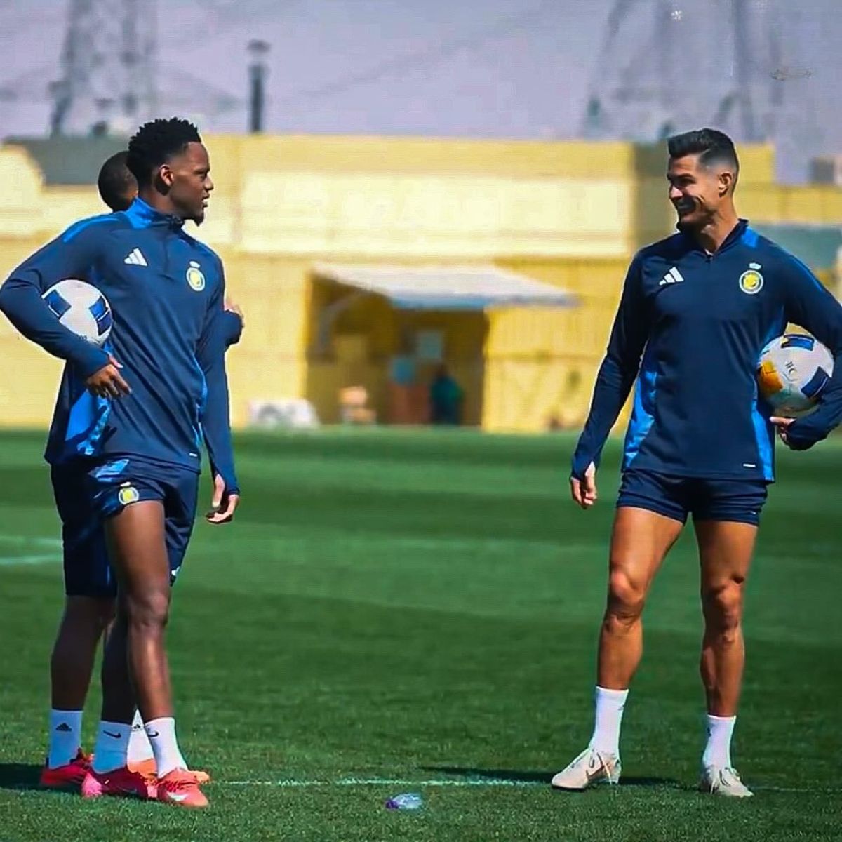 Jhon Durán - colombianos que han jugado con Cristiano Ronaldo