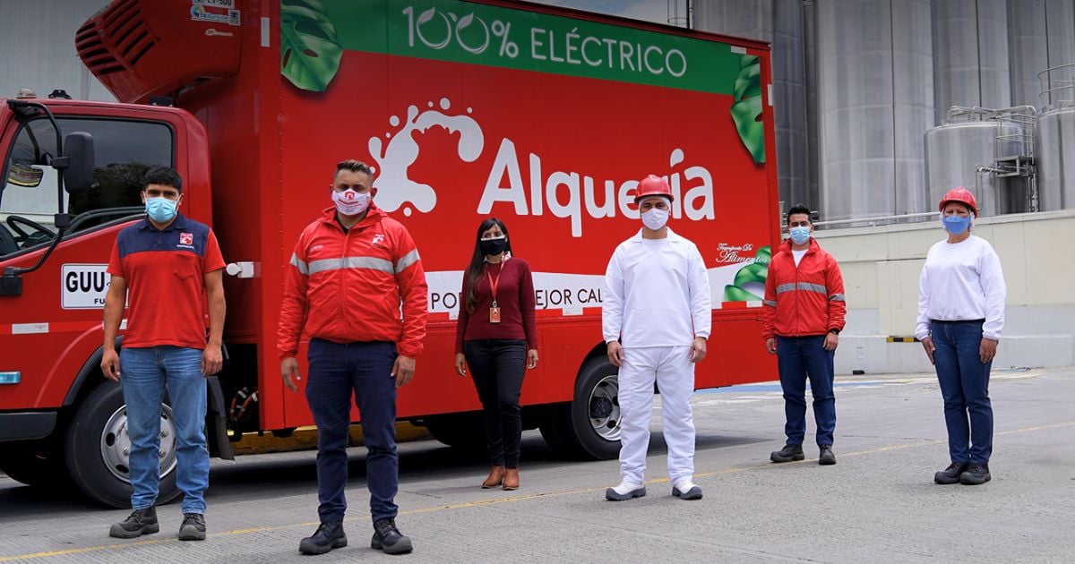 ¿Quiere trabajar en Alquería? La famosa lechera abrió ofertas de empleo y así puede postularse