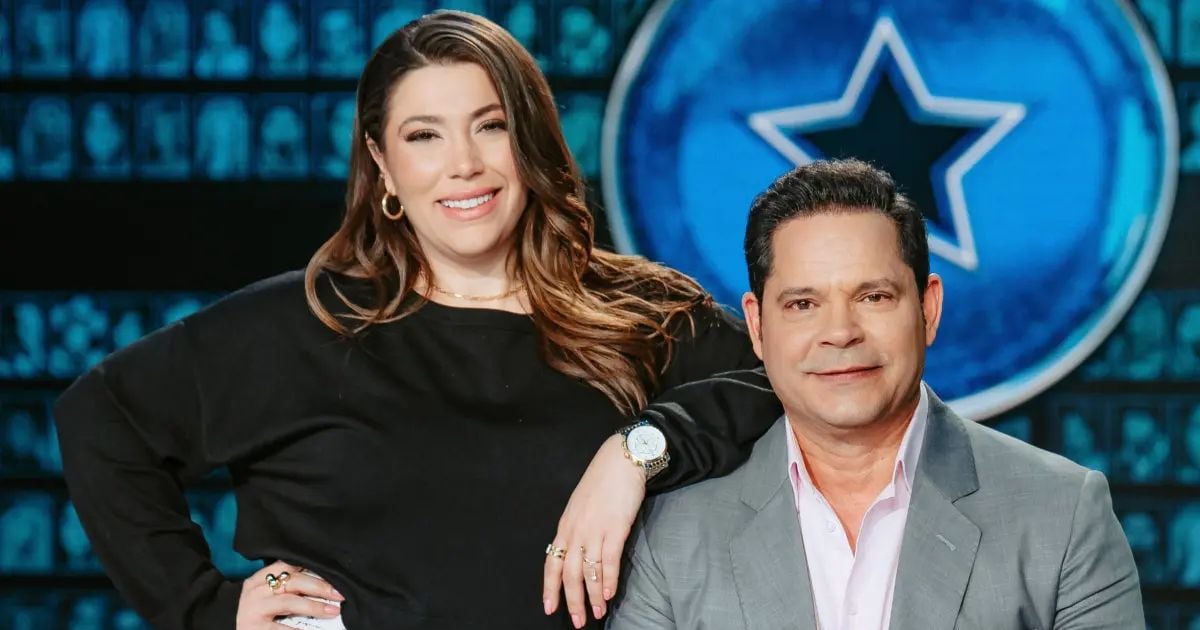 Ella es la desconocida hija Rey Ruiz, que también es cantante; cantaron juntos en Yo me llamo