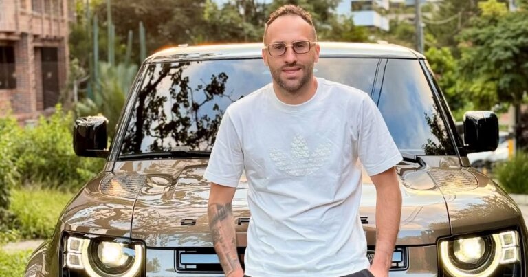 David Ospina - Esto vale la lujosa camioneta en la que David Ospina se pasea por Medellín; es de reconocida marca