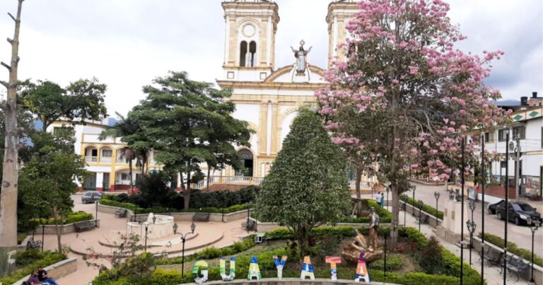 guayatá - El imperdible pueblo de Boyacá que parece europeo y tiene 2 premios mundiales