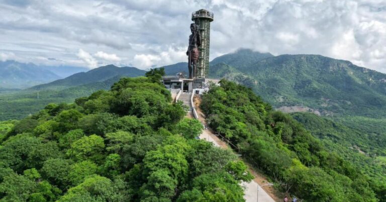  - El mirador de Valledupar, que se concibió como un palo de mango, terminó pareciendo otra cosa