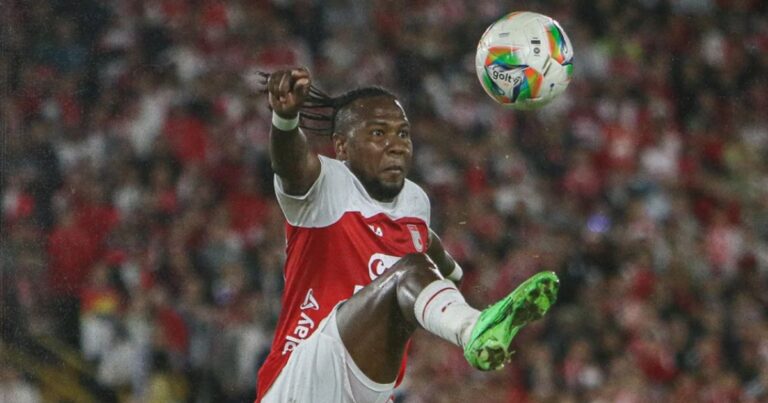 Hugo Rodallega - Esto vale la lujosa camioneta de Hugo Rodallega; es de una marca prestigiosa