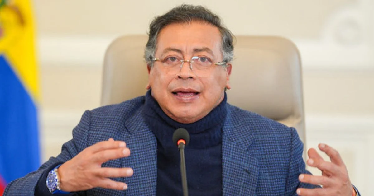 Del lifting al delirio trans: Petro sueña con ser el nuevo Bolívar