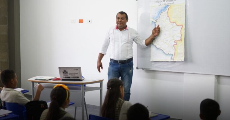  - ¿Docentes por convicción o por necesidad? El fenómeno que preocupa al sistema educativo colombiano
