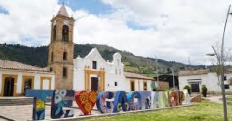  - ¿Dónde está el pueblo más pequeño de Cundinamarca?