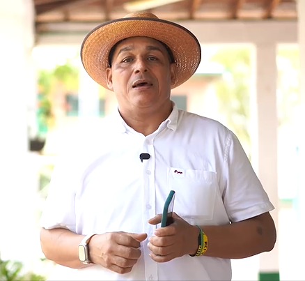  - En medio de la explotación de oro y secuelas de la guerra en Antioquia un colegio busca un cambio