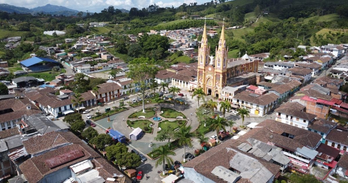 El pueblito del Eje Cafetero conocido como el más pintoresco; sus balcones y arquitectura enamoran