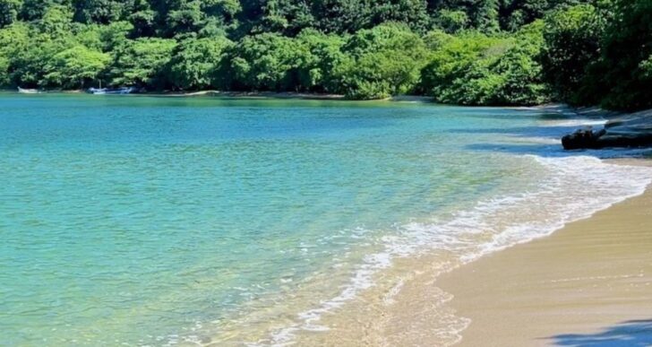 Playa colombiana - La playa colombiana que enamora por su arena y color del agua, no hay nada de contaminación alrededor