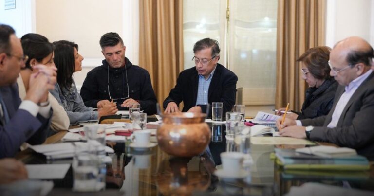  - Tres años de mandato donde Petro quiso cambiar el país pero le tocó remar solo