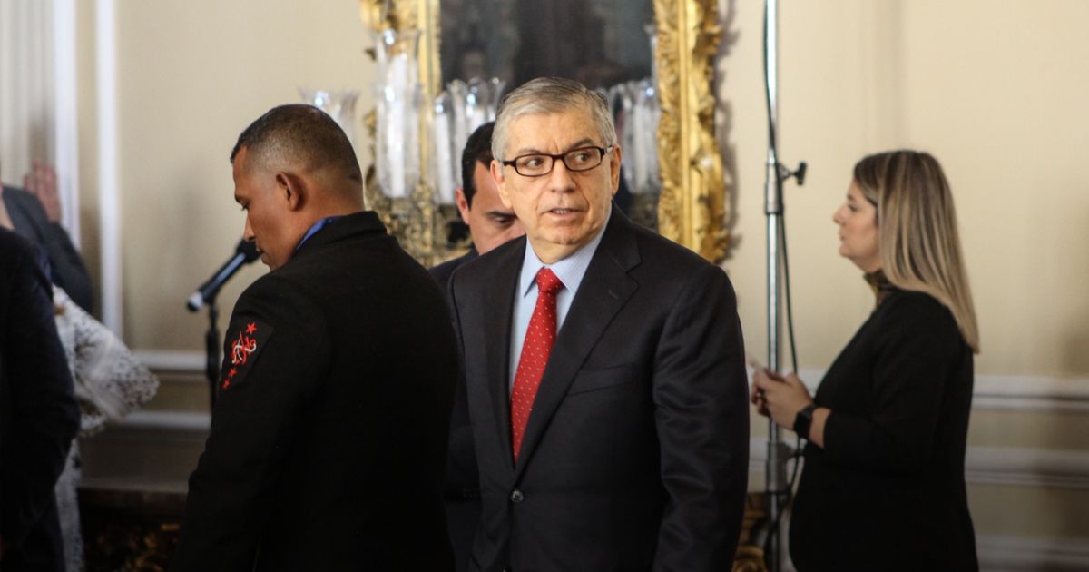 César Gaviria, el mismo que destruyó miles de empresas en su mandato, hoy habla de expropiación