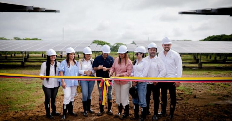 Granja Solar Bolívar - La primera granja solar de Bolívar: el día en que Arroyo Hondo encendió su propio futuro