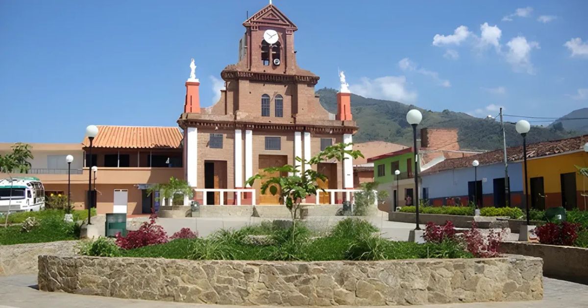 El hermoso rincón de Antioquia conocido como 'la tierra mágica de atardeceres y montañas'