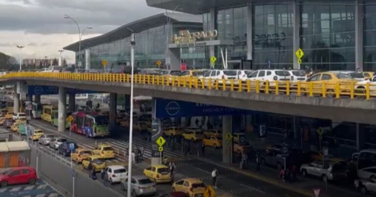  - El infierno que viven los usuarios del aeropuerto El Dorado, el más competitivo de Latinoamérica