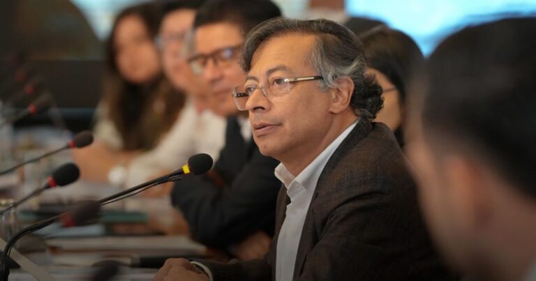  - A Petro le da por hacer chistes de los jóvenes que antes defendía