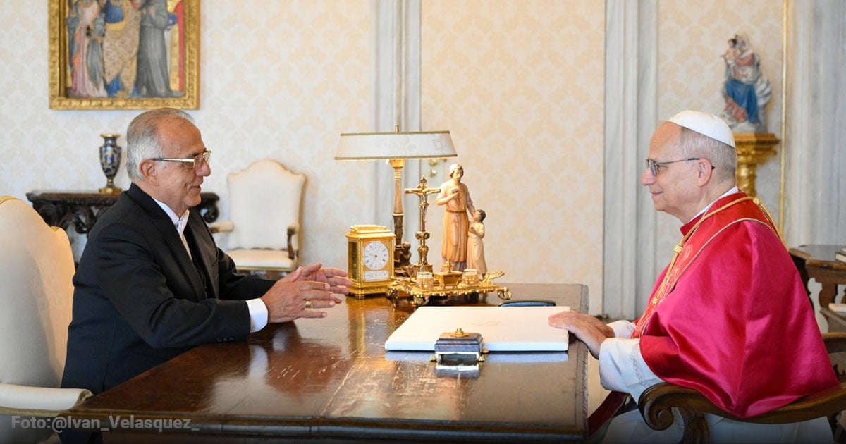 El reencuentro del exminDefensa con la Iglesia en Roma, un lugar donde está más cómodo que rodeado de tropa