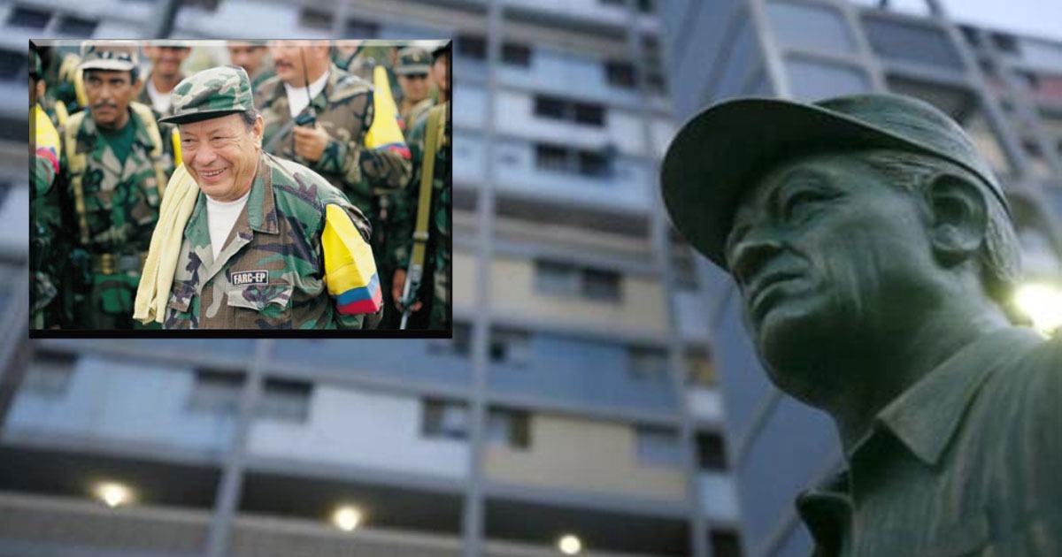 El día que le hicieron un monumento a 'Tirofijo' en el mismo barrio donde enterraron a Hugo Chávez