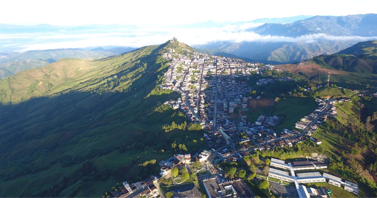Este es el famoso pueblo de Caldas considerado patrimonio de la humanidad, donde el sombrero es protagonista - -- Las2orillas Este es el famoso pueblo de Caldas considerado patrimonio de la humanidad, donde el sombrero es protagonista
