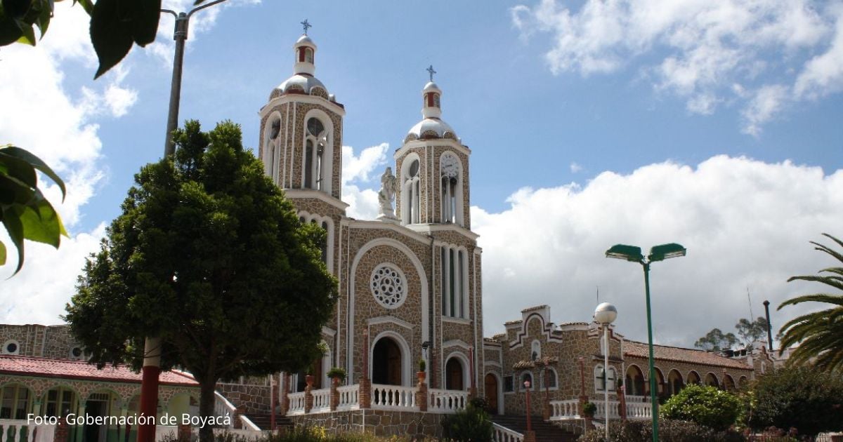 El pueblito de Boyacá que le compite a Villa de Leyva con su arquitectura y paisajes naturales