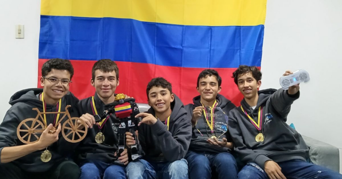  - El colegio público de Cogua que le dio la pelea a otras instituciones en Japón con su robot