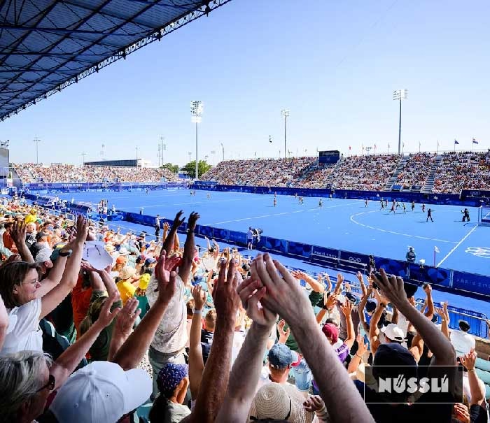  - Los suizos que construyeron las graderías del Vive Claro que este fin de semana se quedaron vacías