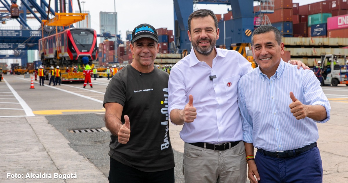 En compañía de Char y Dumek, Galán celebró la llegada de los vagones del metro de Bogotá a Cartagena