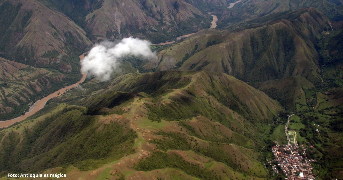 Cómo llegar al antiguo pueblito de Antioquia con un encanto colonial que enamora a sus visitantes - -- Las2orillas Cómo llegar al antiguo pueblito de Antioquia con un encanto colonial que enamora a sus visitantes