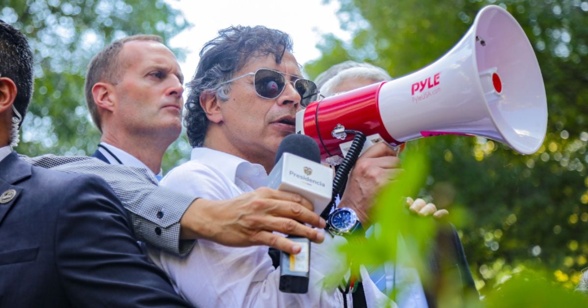 El misterio de la lancha bombardeada en el Caribe que enfrenta a Petro con la Casa Blanca