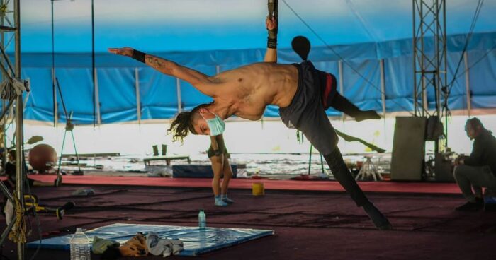 - A sombrerazos la Ministra de Cultura está a punto de sacar la carpa Circo para todos de la Estación de la sabana