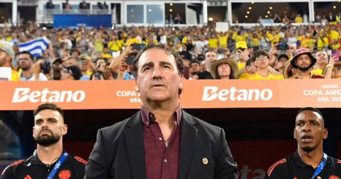 Luis Amaranto, el niño que vendía helados, llegó a ser el mejor defensa y hoy es la mano derecha de Lorenzo - -- Las2orillas - Luis Amaranto, el niño que vendía helados, llegó a ser el mejor defensa y hoy es la mano derecha de Lorenzo