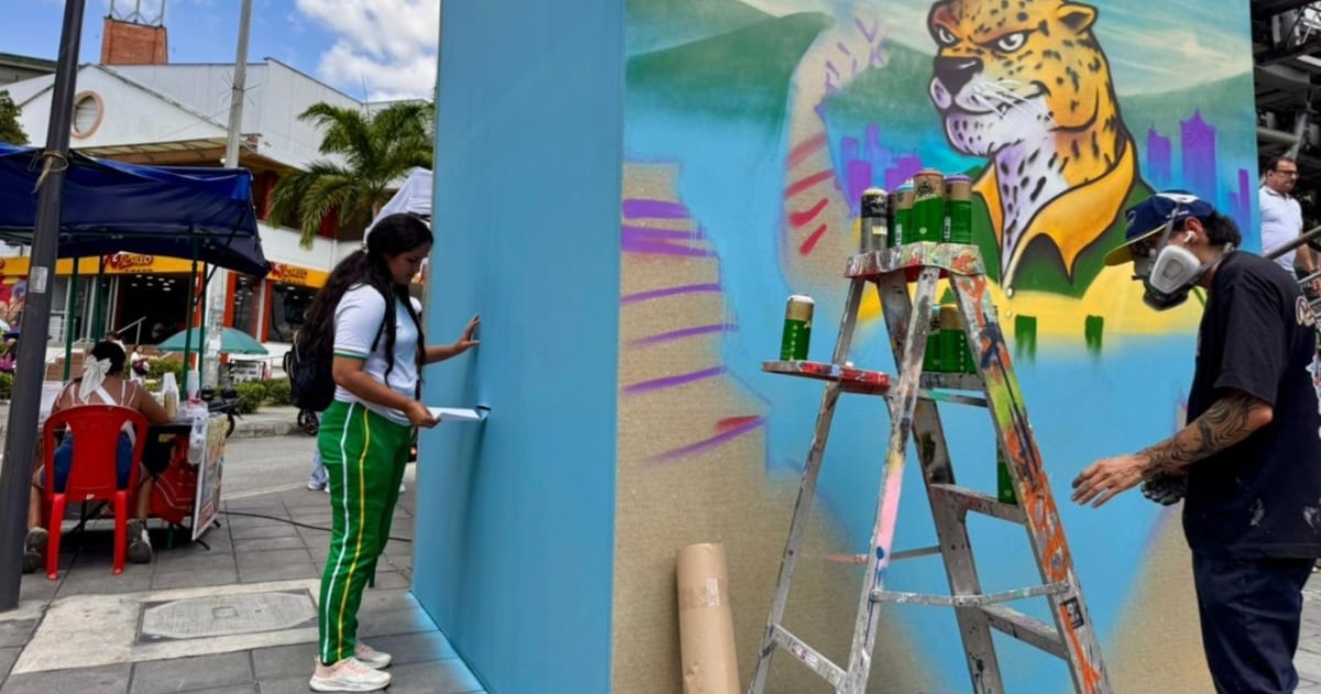 Las misteriosas urnas gigantes que aparecen en el país antes de la votación de los Consejos de juventud