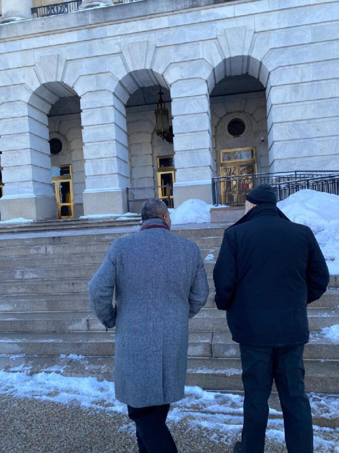  - Con una firma gringa de lobistas y 8 funcionarios de carrera el embajador García-Peña enfrenta la crisis con Trump