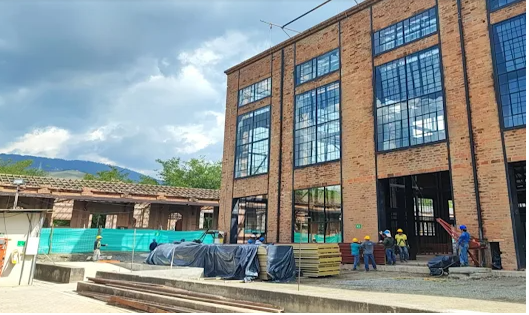 Por incumplimiento del contratista, otra vez se pospone la entrega de la biblioteca España, una obra que lleva 20 años - -- Las2orillas - Por incumplimiento del contratista, otra vez se pospone la entrega de la biblioteca España, una obra que lleva 20 años