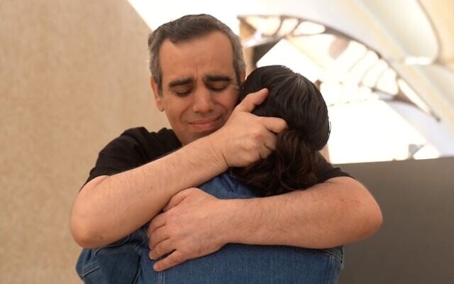  - Hambre y tortura… los rehenes de Hamás relatan las terribles condiciones de su cautiverio