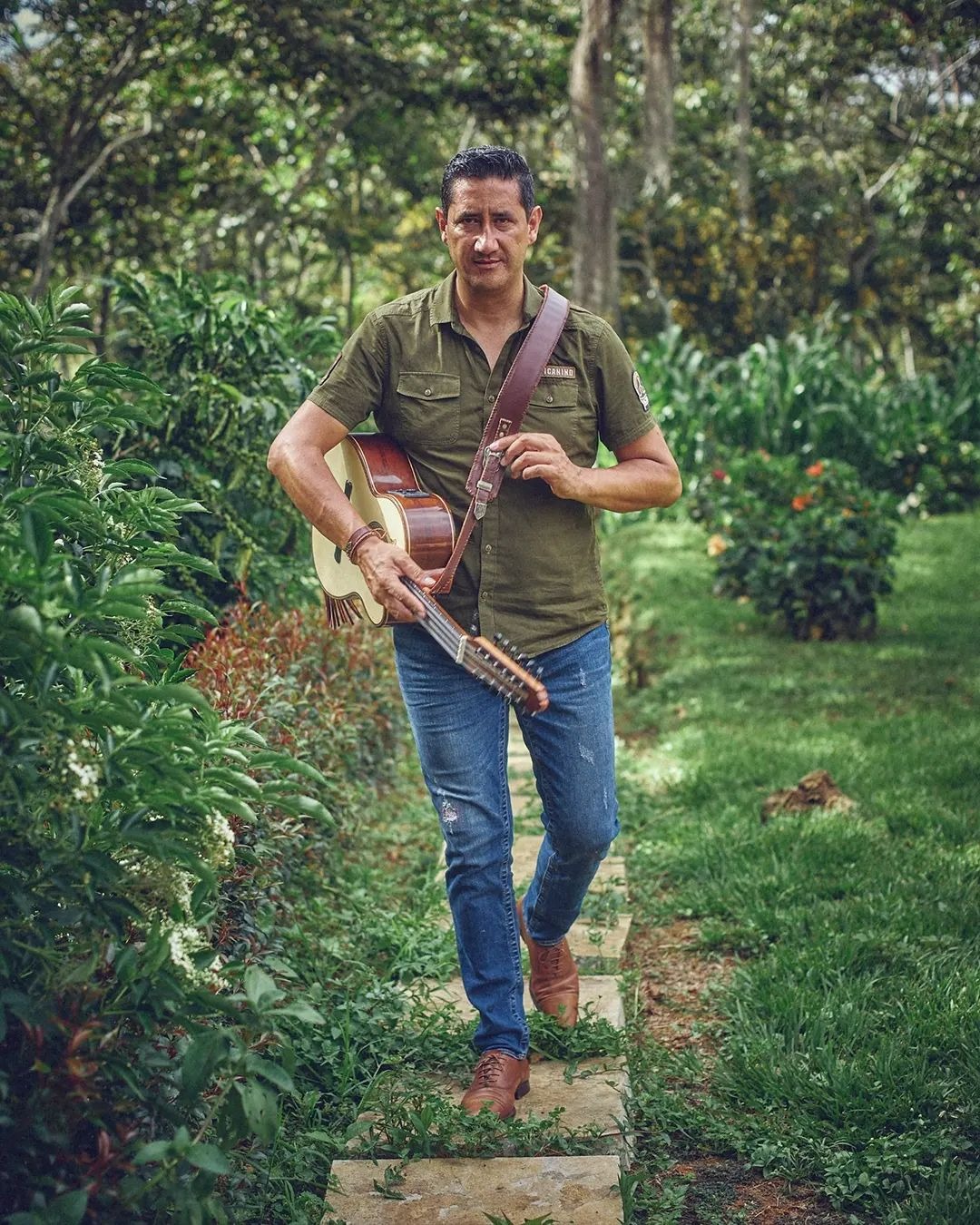 De trabajar en plazas de mercado a sonar en ellas: así cambió la vida de Heredero tras su éxito 'Coqueta'