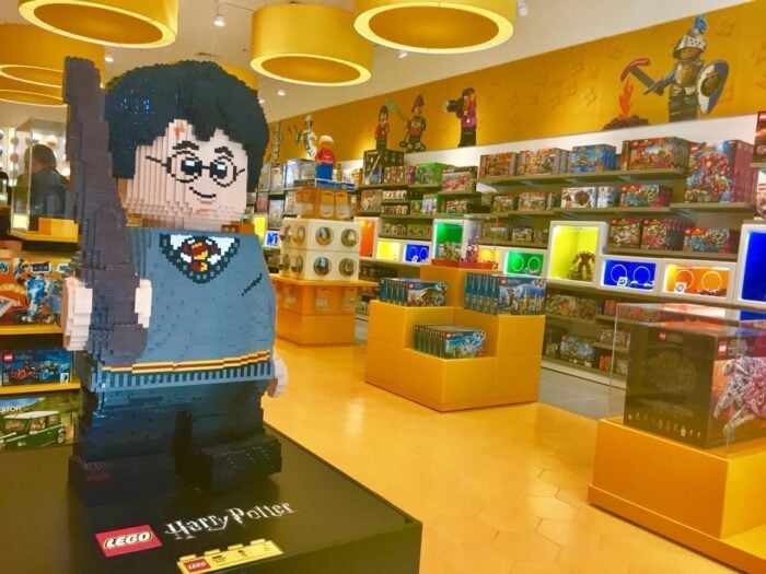 Cómo Jaime Milhem creó Continente, la empresa que se volvió un imperio comercial vendiendo Lego y Fisher Price - -- Las2orillas - Cómo Jaime Milhem creó Continente, la empresa que se volvió un imperio comercial vendiendo Lego y Fisher Price
