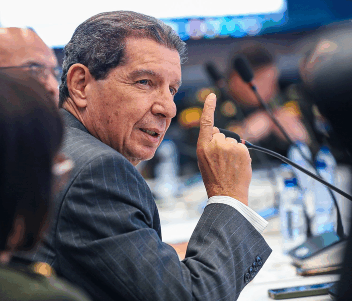  - José Félix Lafaurie arremete contra Procuraduría, Defensoría y apoya los bombardeos a las FARC