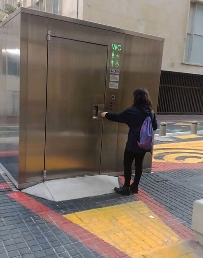  - El plan de baños públicos del alcalde Galán empieza a dar frutos: se estrenan los primeros en sitios claves de Bogotá