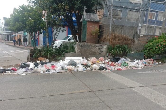 Cómo se han recuperado cientos de puntos críticos de acumulación de basuras en el oriente de Bogotá - -- Las2orillas puntos críticos