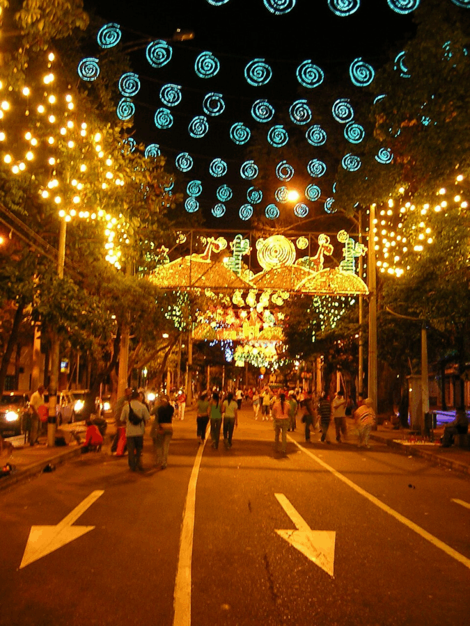 Así nació el alumbrado navideño de Medellín: una tradición que se encendió hace más de medio siglo