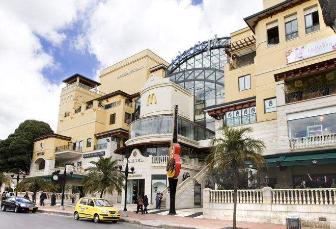 Quiénes están detrás de la transformación de Atlantis Plaza y están a cargo de otros 10 centros comerciales en Colombia - -- Las2orillas - Quiénes están detrás de la transformación de Atlantis Plaza y están a cargo de otros 10 centros comerciales en Colombia