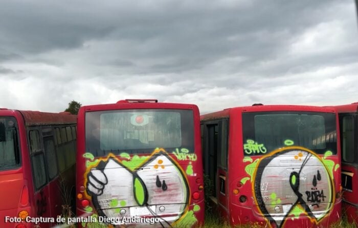  - El cementerio de TransMilenios: el lugar donde se pudren los buses que ya no ruedan en Bogotá