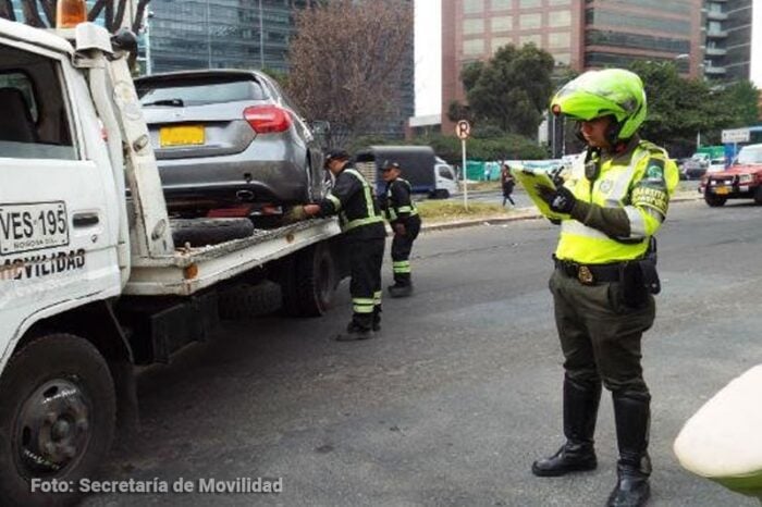  - Manejar borracho en Bogotá le puede costar cerca de  millones este año y conducir sin papales 1 millón 266 mil pesos