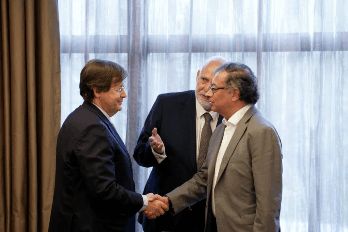  - Cómo lograron lo portugueses de Tiendas Ara en 2025 ganarle a los Santo Domingo de D1 en la carrera por tomar el país