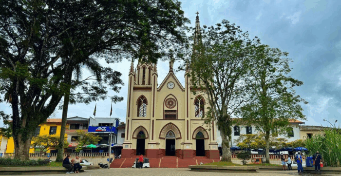  - Cuál es el impresionante pueblito antioqueño conocido como la "ciudad dulce", un lugar único en el país