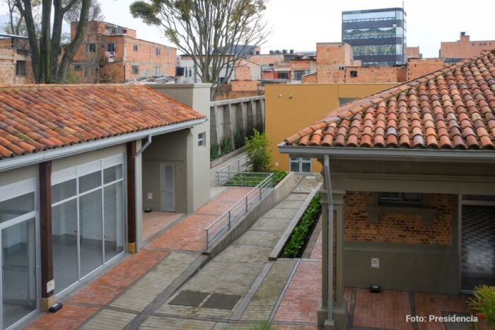 El rescate del Histórico hospital San Juan de Dios de Bogotá unió a Petro y Galán - -- Las2orillas San Juan de Dios